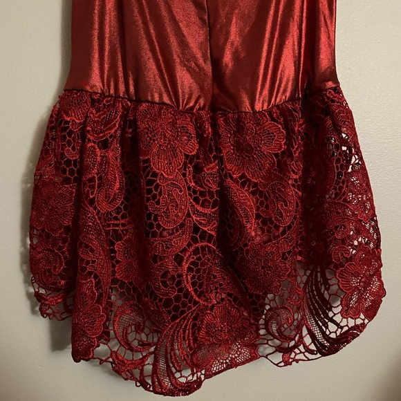 Flawed! Circus costume red with lace bodice detailing has pulled seam needs love - Picture 8 of 10